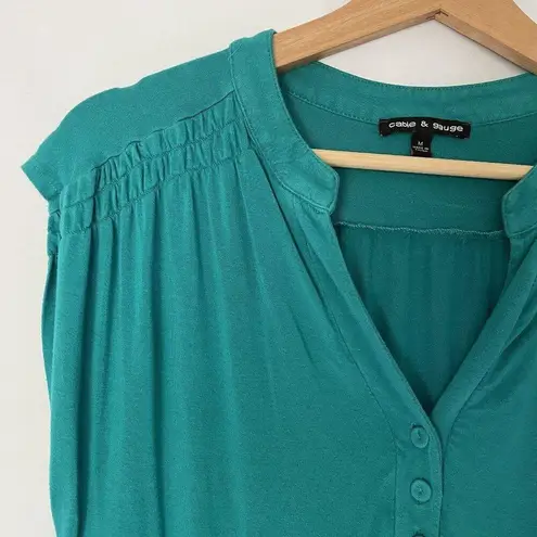 Cable & Gauge vibrant turquoise sleeveless business casual blouse v-neck