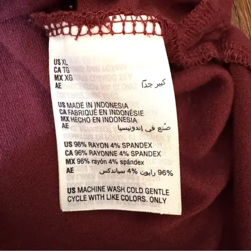 Alfani  burgundy tissue tee shirt, size XL