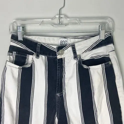 Urban Outfitters  BDG High-Waisted Mom Jeans Black & White Stripe W26