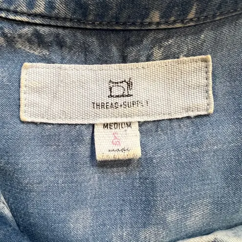 Thread & Supply Women's Blue Acid Wash Short Sleeve Pleated Top Size Medium