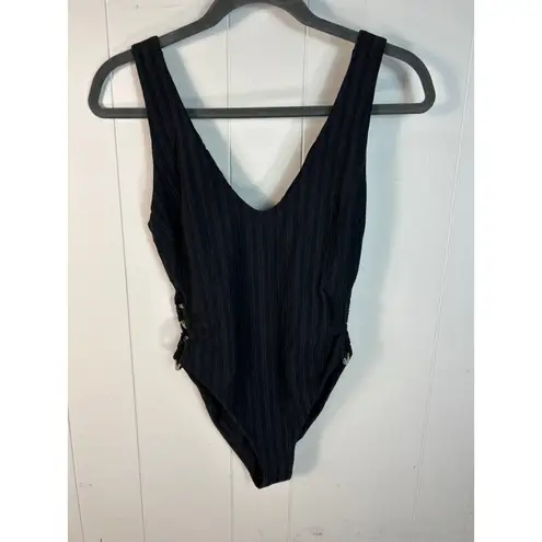 Dolce Vita Women’s Side