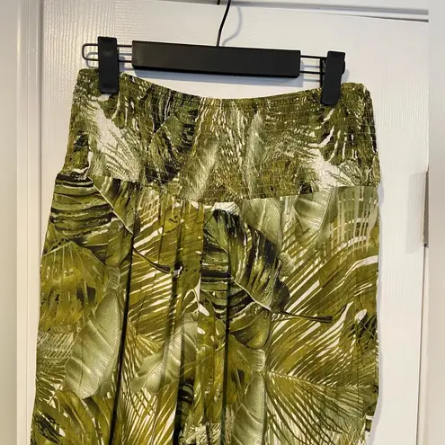 Cupshe NWT  Size M Green Smocked Top Tropical Palm Print Flowy Boho Harem Pants