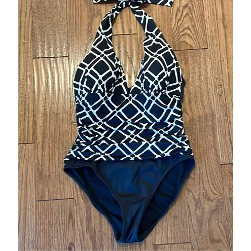 La Blanca black and white geometricāruched side halter one piece size 8