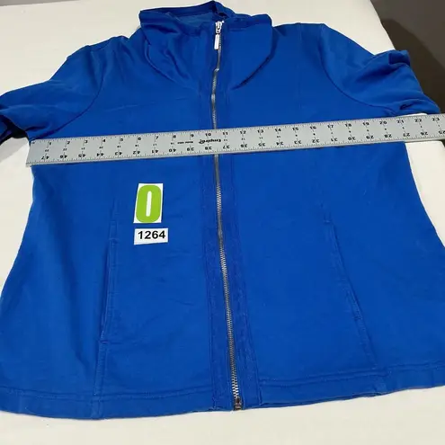 Woman’s D + Co Active Blue Medium Zip Up Mock Neck Sweatshirt