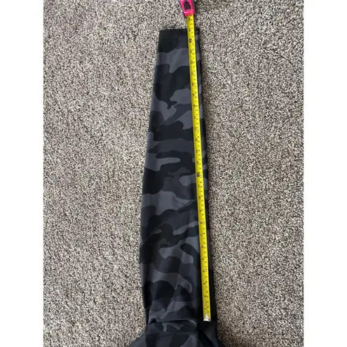 Old Navy  Active High Rise Leggings Gray Camo PowerSoft Go-Dry‎ Small S