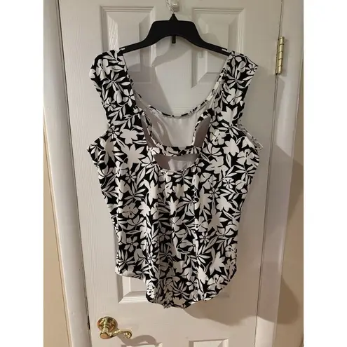 Lands' End Size 22W Chlorine Resistant Soft Cup Tummy Control Swimsuit One Piece Black