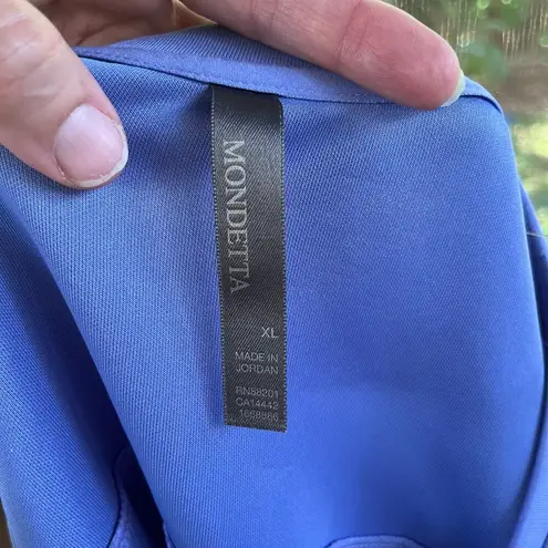 Mondetta Women's Blue "Peace Love Sharks" Sweatshirt Size XL. NEW - Image 6