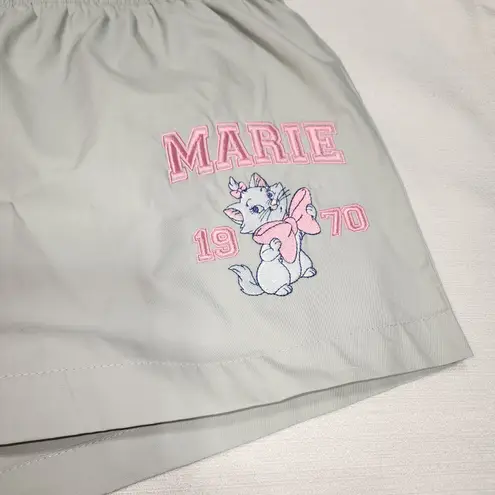 Disney Aristocrats Marie 1970 gym shorts women's Medium W30'' x L11''