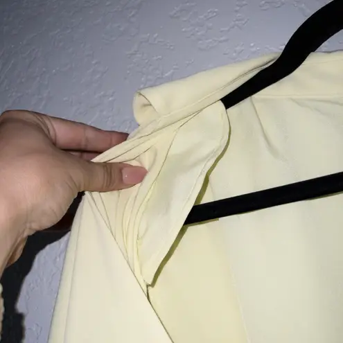 Babaton NWT Amira Chamomile Yellow Mini Wrap Dress Size Medium