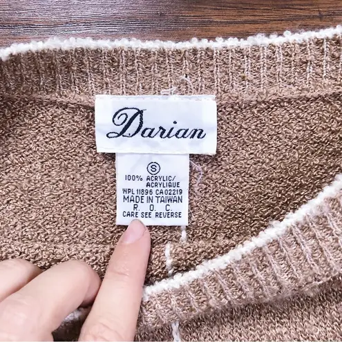 vintage • 1980s pullover sweater grid pattern boucle knit tan white plaid