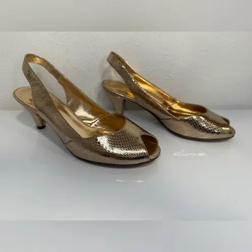 BCBG Paris Gold Textured Snakeskin Slingback Heels 7.5 GUC