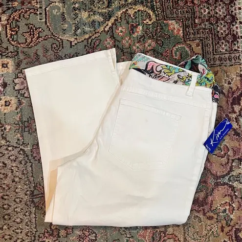 kim rogers NWT Kim Rodgers White Denim Capris with Boho Belt