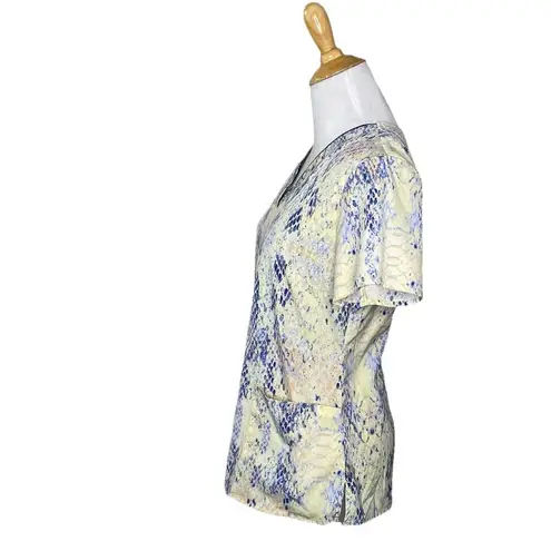 Healing Hands Amanda Womens Scrub top Canary yellow “Summer Skin” Small S Snake