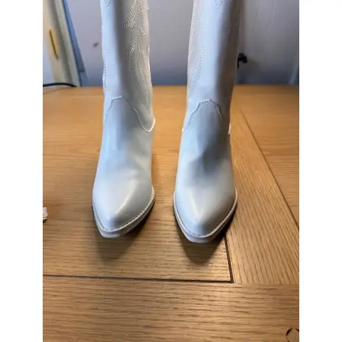 Soda White Western Cowboy Boots Embroidered Design Block Heel Size 5