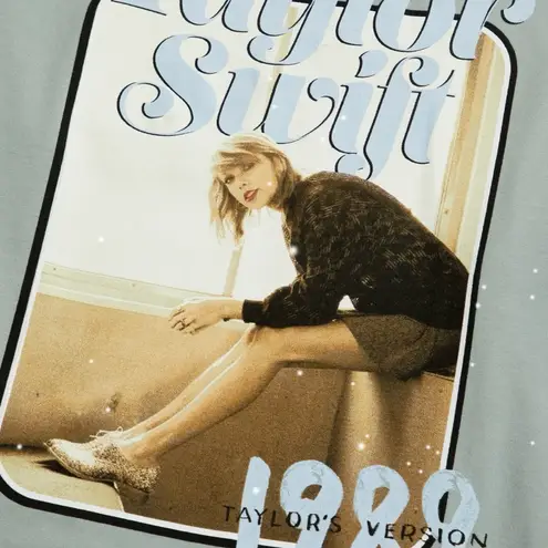Taylor Swift From The Vault Green 1989 Taylor's Version Photo Long Sleeve