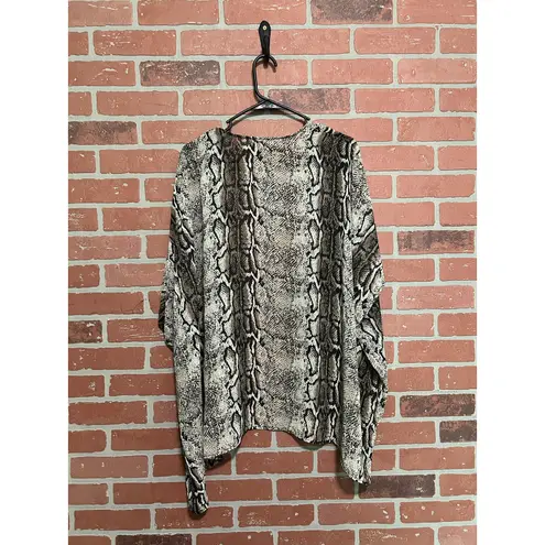 Audrey Snake Print Kimono
