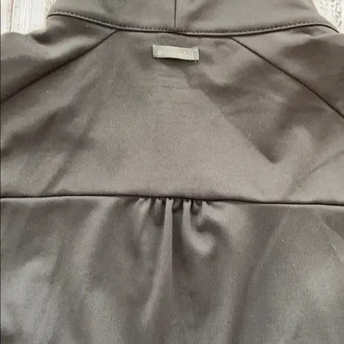 Columbia  Omni-Shade Black Full Zip Jacket. Size XLarge