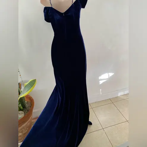 Dancing Queen   velvet Midnight Blue Gown