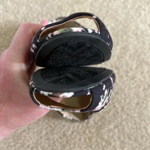 CL by Laundry Black/Pink Floral Fabric Peep Toe Shoes sz 8