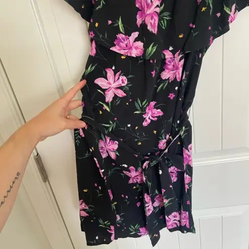 Forever 21 EUC |  women’s off shoulder floral dress — medium‎