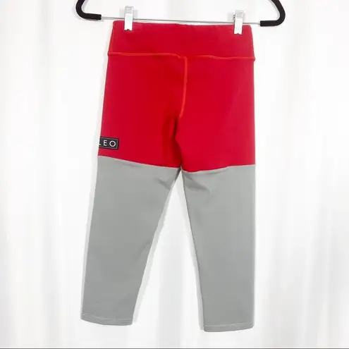 FLEO Colorblock Cropped Capri Leggings: Red/Grey Size XS