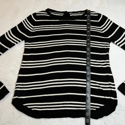 Women's Crewneck Stripe Knit Top Size XS Button Back Lightweight Casual Neutral Black