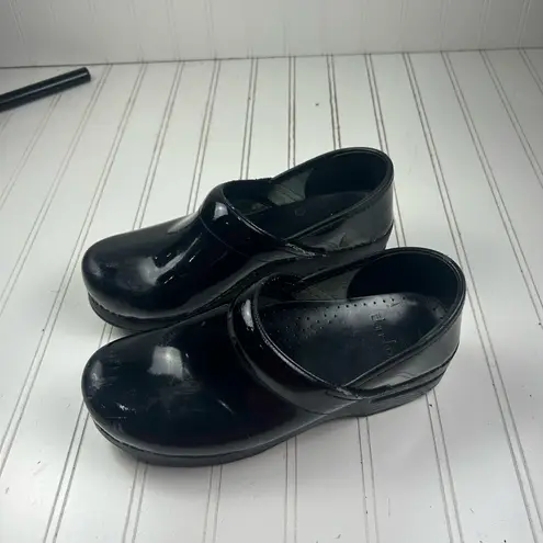Dansko Professional Black Patent Leather Clogs Womenโs Size 9