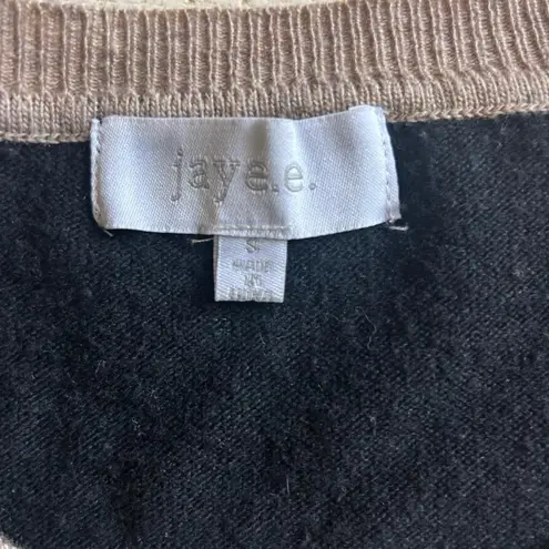 Leopard Lightweight Sweater – Size Small
Stylish & Unique | Subtle Sparkle | Black