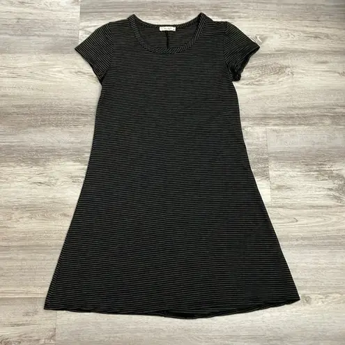 Olivia Rae Gray & Black Striped Short Sleeve Pullover Mini Dress Size Small