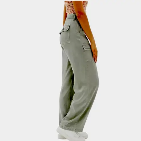 American Eagle AE Dreamy Drape Stretch Super High-Waisted Cargo Baggy Wide-Leg Skater Pants