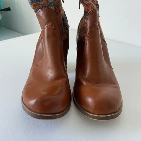 Arizona Jeans Arizona Jean Co.‎ women’s patterned fabric heeled ankle boots — size 7.5