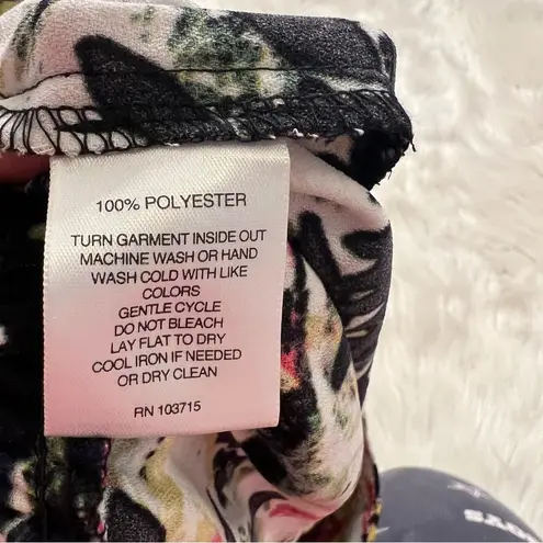 Valerie Stevens Dressy Shorts White Black Floral