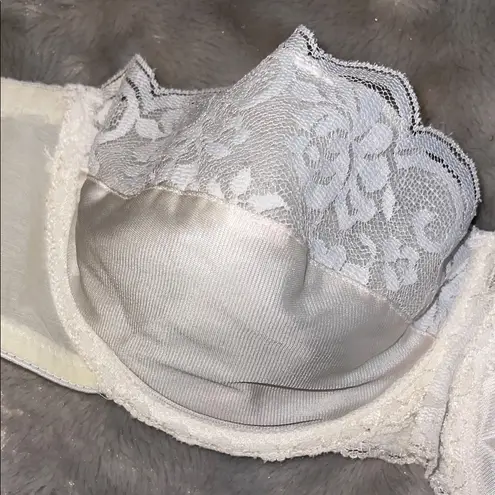 Maidenform Chantilly vintage White Lace Strapless Bra – Size 38C” made in USA