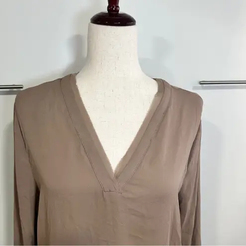 Ro & De  Size L Women's Taupe Long Sleeve V Neck Top