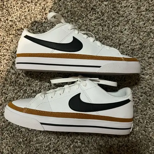 Nike  Court Legacy Sneakers NEW Size 6.5