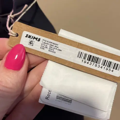 SKIMS Fits Everybody T-Shirt Demi Bra in Onyx - Size 36DDDD