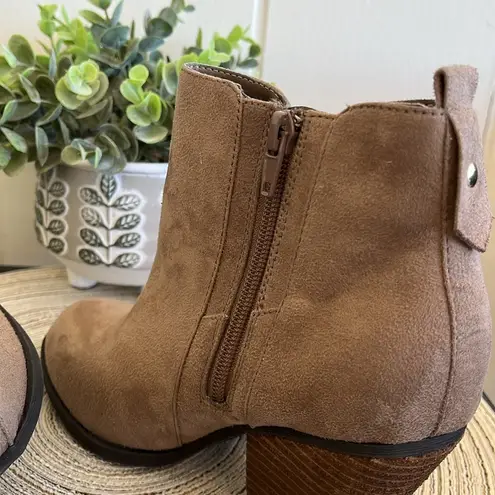 mix no. 6  Vince Ankle Boots Booties Tan Chunky heel sz 7.5