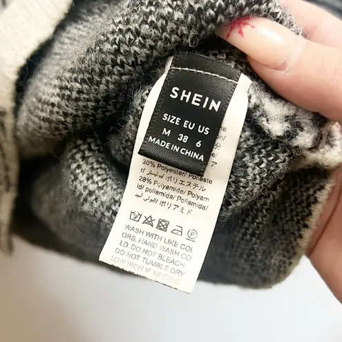 SheIn  Women’s Abstract Design Wide V Neck Sweater