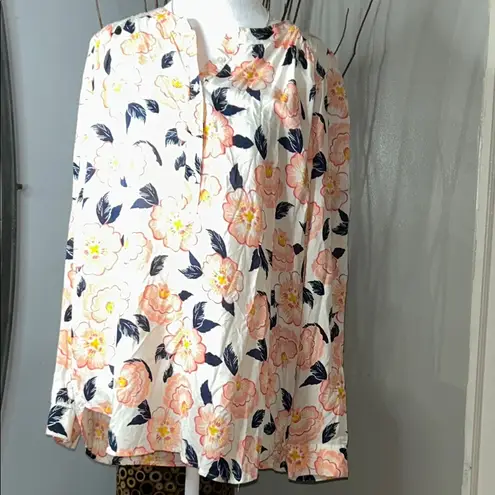 Loft  Cream Sleeveless Blouse with Tie Front and Bib Collar