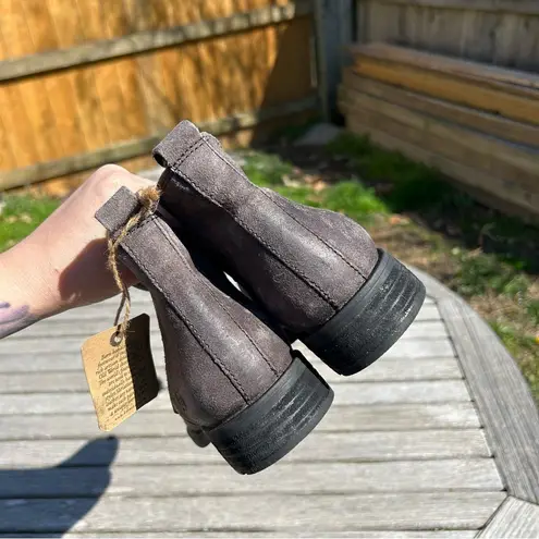 Born Brenta Ankle Bootie Size 8 NWT in the color dark grey/distressed Gray