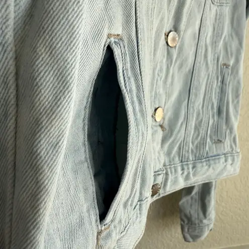 Forever 21 Light Wash Denim Jacket Button Front Cotton Layering Size Small - Image 8