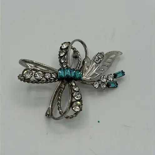 VIntage 1960s brooch. Silver