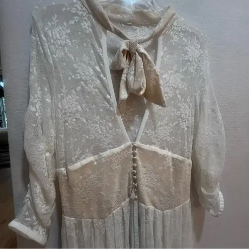 Unique Vintage NWT Lace Ivory Maxi with Bishop Sleeves deep plunge Sz L Fairy
