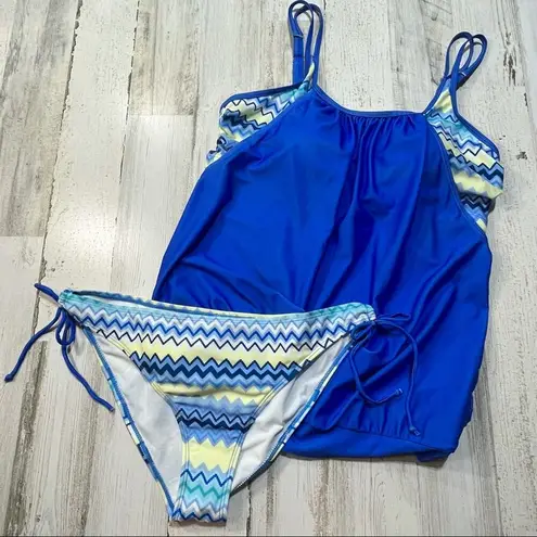None Chevron Blouson Tankini Set Adjustable Spaghetti Straps Tie-Side Bottoms