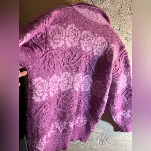 Vintage pink Women's Sweater w floral design and lovely buttons, pockets Purple Size undefined