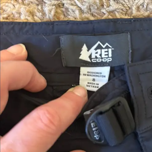 REI Black Cargo Shorts Lightweight Outdoor Size 8