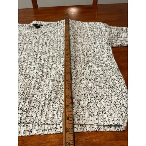 Forever 21 Women’s‎ Sweater Medium Crop Gray  Knit Long Sleeve Top Winter