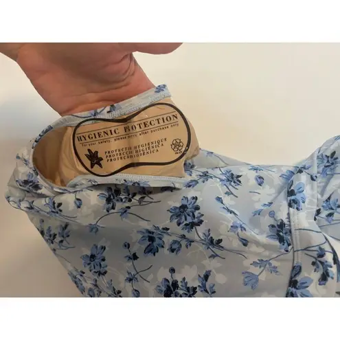 A pea in the pod NWT Ruffled Maternity Floral Swimsuit Light Blue Size M