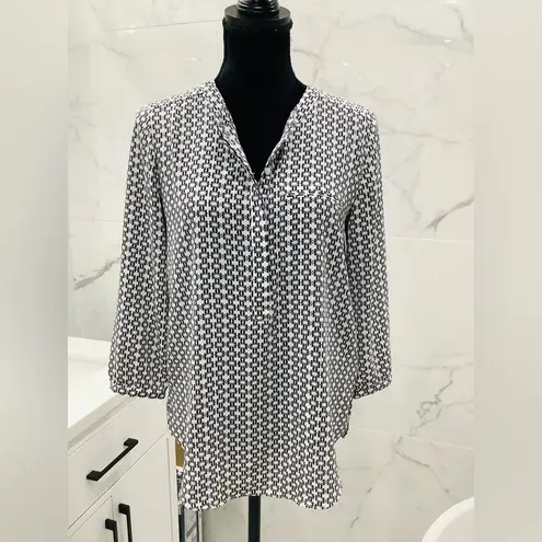 NYDJ blouse 🖤🤍