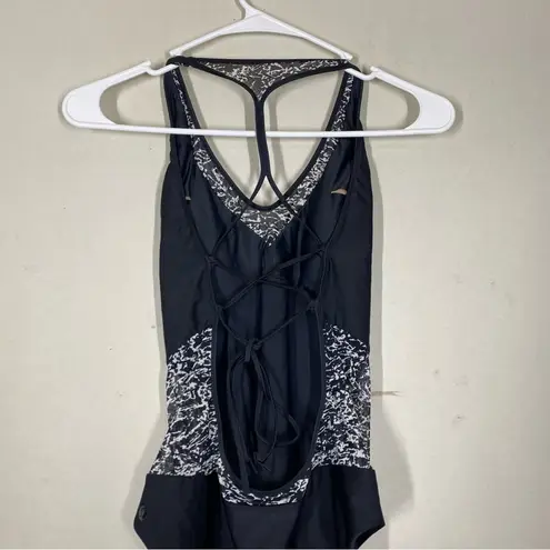 Lululemon  Go With The Flow One Piece Swimsuit UPF 50+